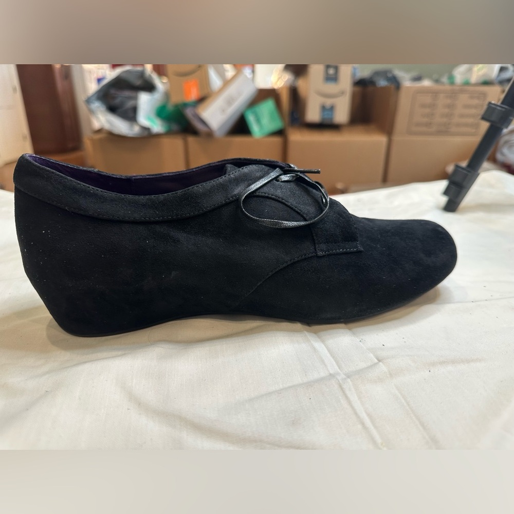 NEW IN BOX - Vaneli Macey Black Suede Wedge Shoes, Women’s 11, Exnula